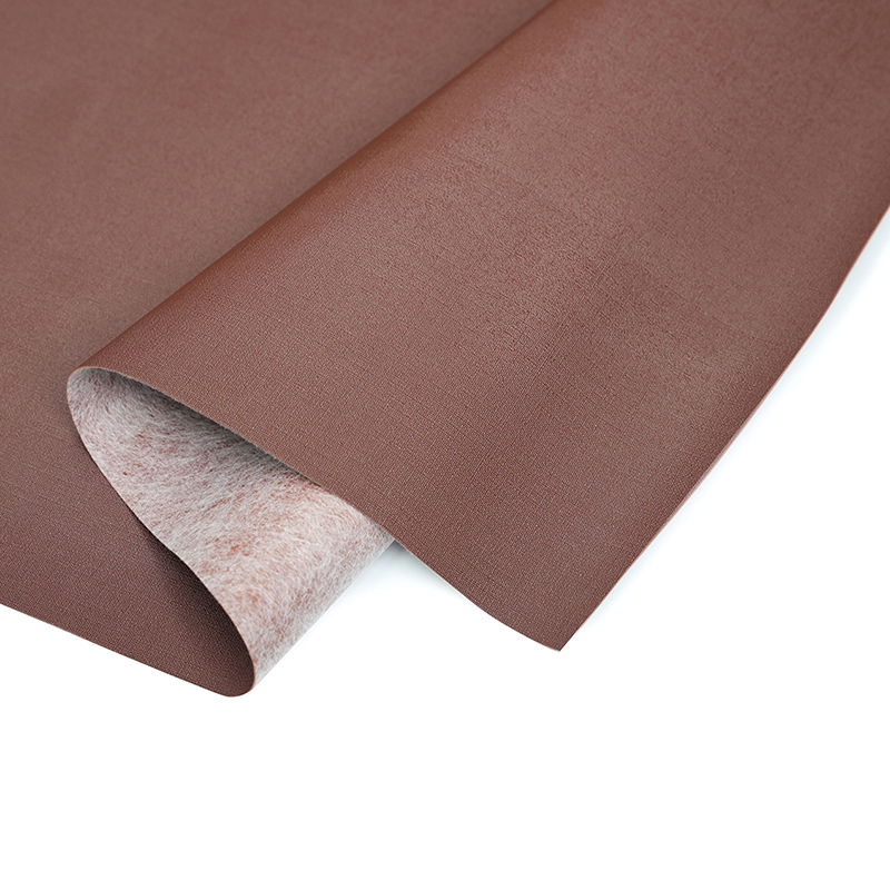 Cusutomizovaná syntetická kůže pro sandály